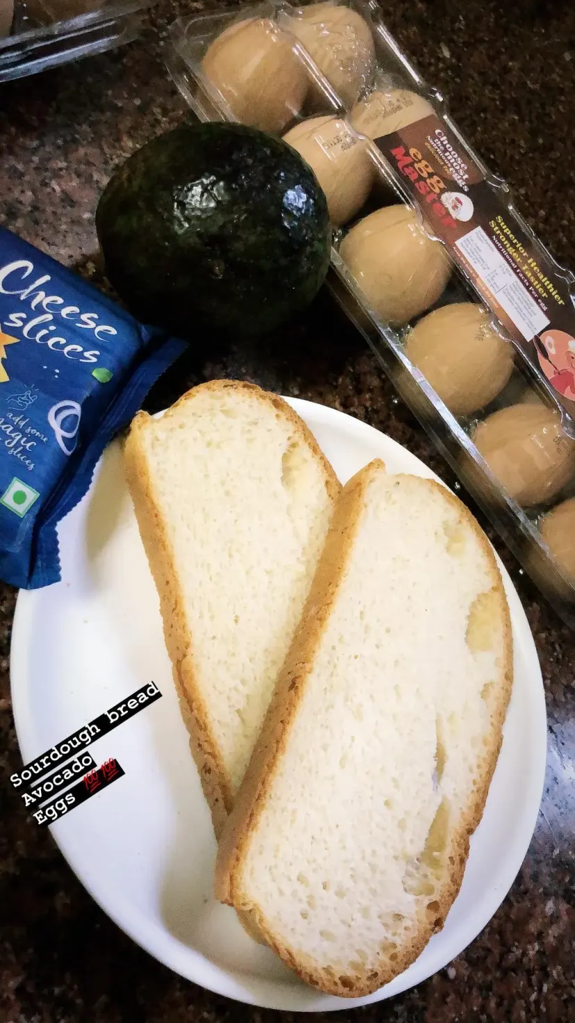 Sourdough bread
Avocado
Eggs 💯💯