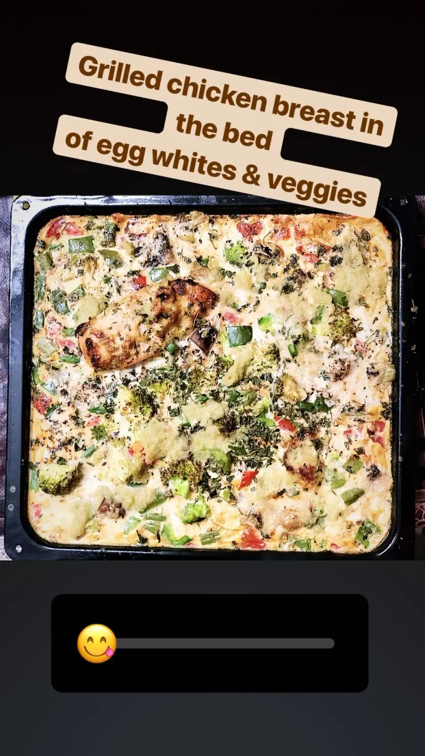 Grilled chicken breast in the bed
of egg whites & veggies